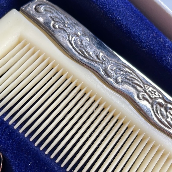 🪙 Vintage Elegance Silverware Silver Plate 3-Piece Dresser Set 🪙 - Picture 14 of 15